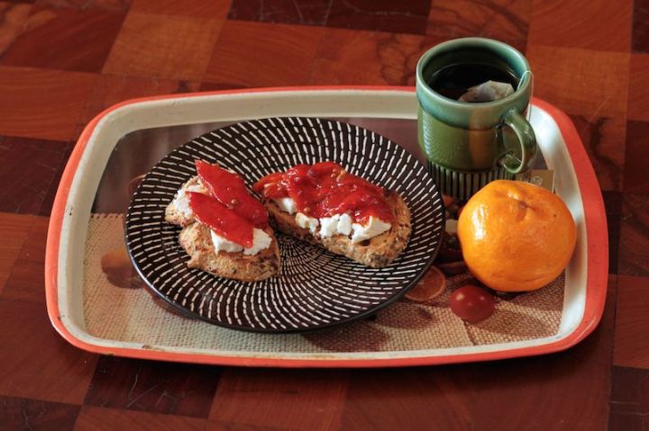 Roasted, marinated capsicums (bell peppers) with toast and feta