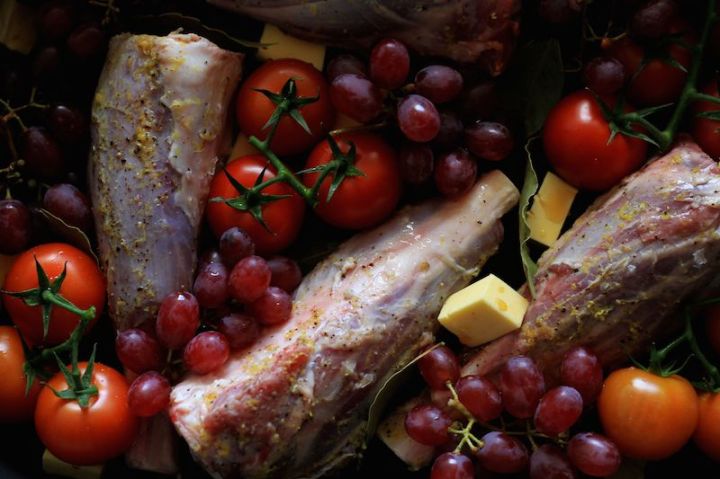 Lamb shanks with pomegranate and lemon (chiaroscuro)