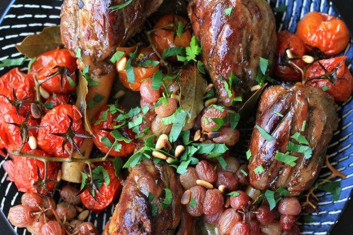Lamb shanks with pomegranate and lemon, ready to eat
