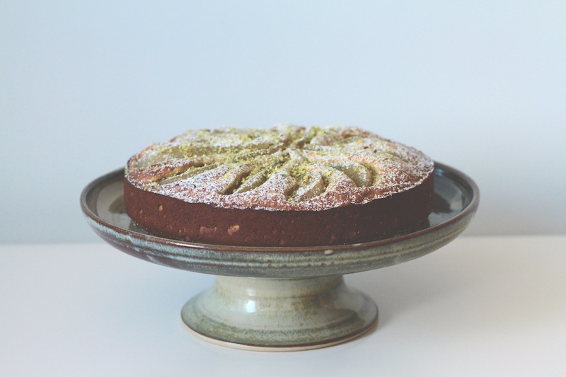 Green pottery cake stand