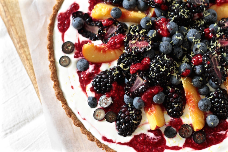 Healthy crust with coconut oil, oats, sunflower seeds and almond