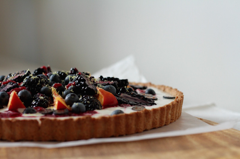 Healthy crust with coconut oil, oats, sunflower seeds and almond
