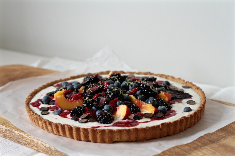 Healthy crust with coconut oil, oats, sunflower seeds and almond