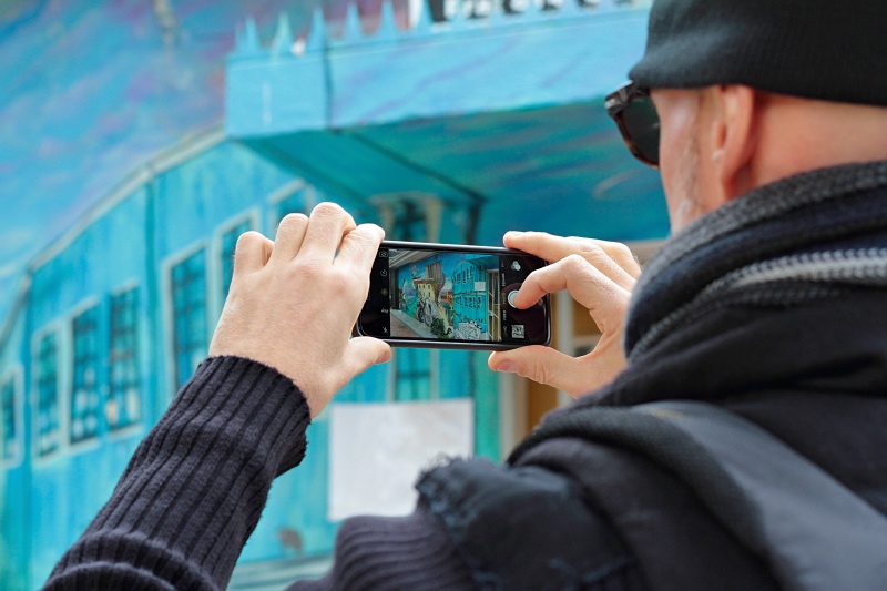 Street art hunter, Valparaiso Chile