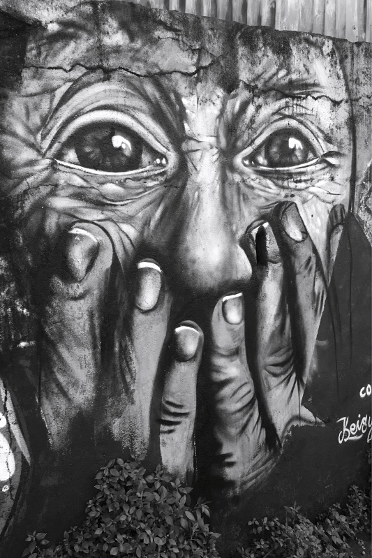 Old_eyes_mural_Artist_Unknown_Valparaiso