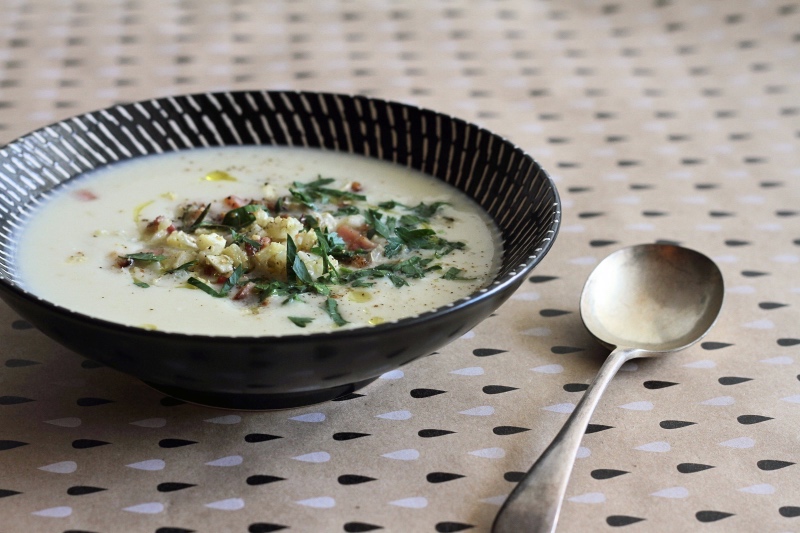 Cauliflower and Parsnip Soup with Crispy Bacon Sprinkle